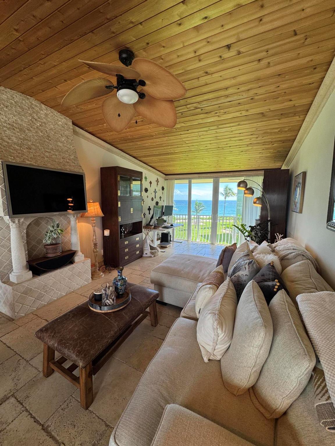 HILLSBORO MILE OCEAN APTS - Residential