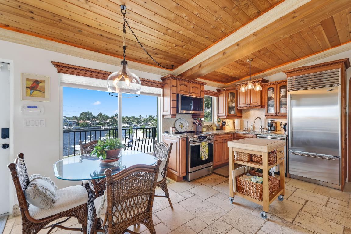 HILLSBORO MILE OCEAN APTS SEC 4 - Residential