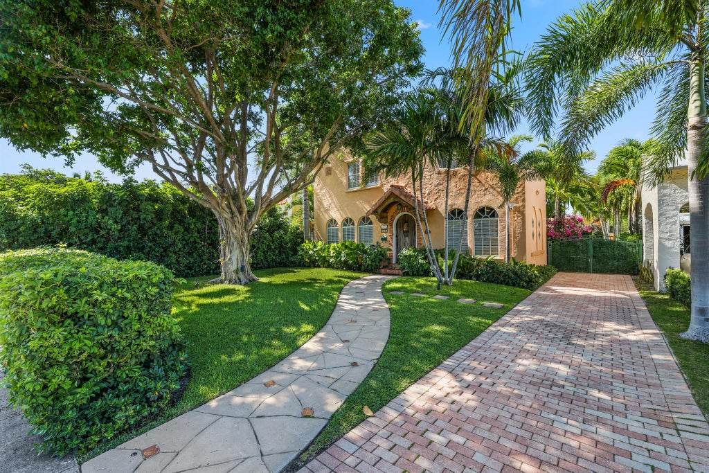 Photo of 325 Greymon Drive, West Palm Beach, FL 33405 (MLS # R11090869)
