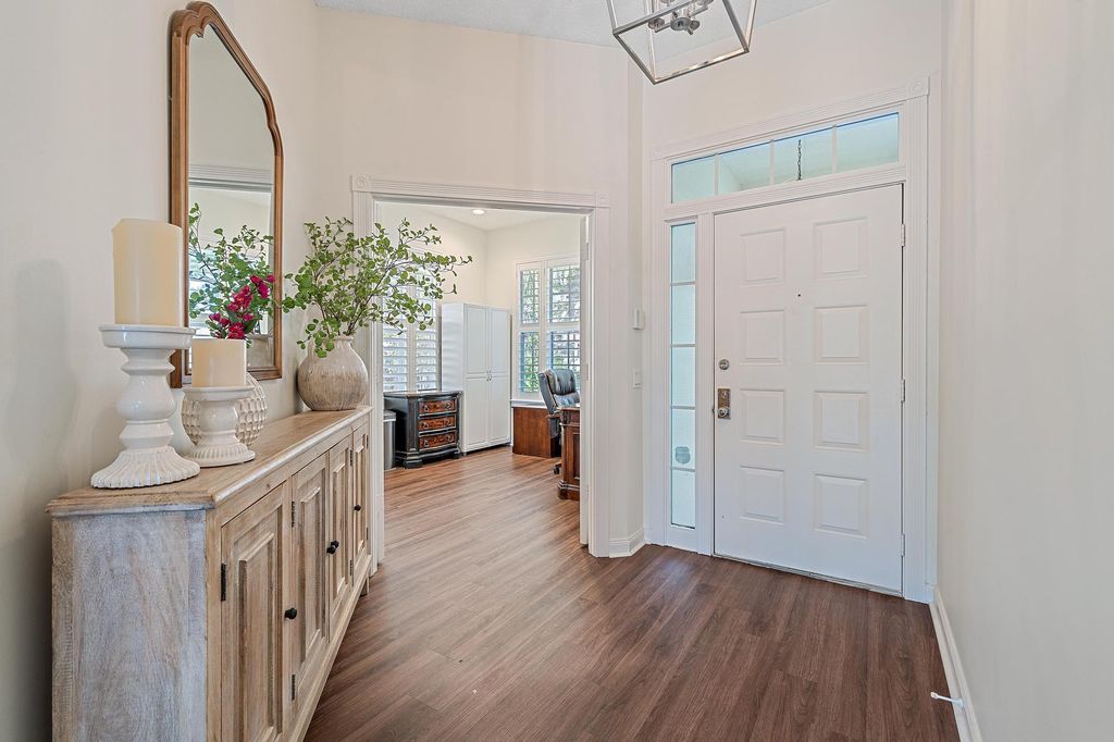 Photo of 288 Kelsey Park Circle, Palm Beach Gardens, FL 33410 (MLS # R10970045)