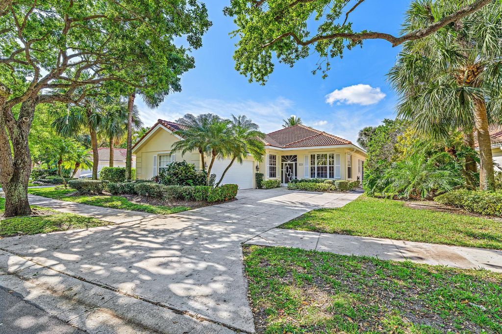 Photo of 288 Kelsey Park Circle, Palm Beach Gardens, FL 33410 (MLS # R10970045)