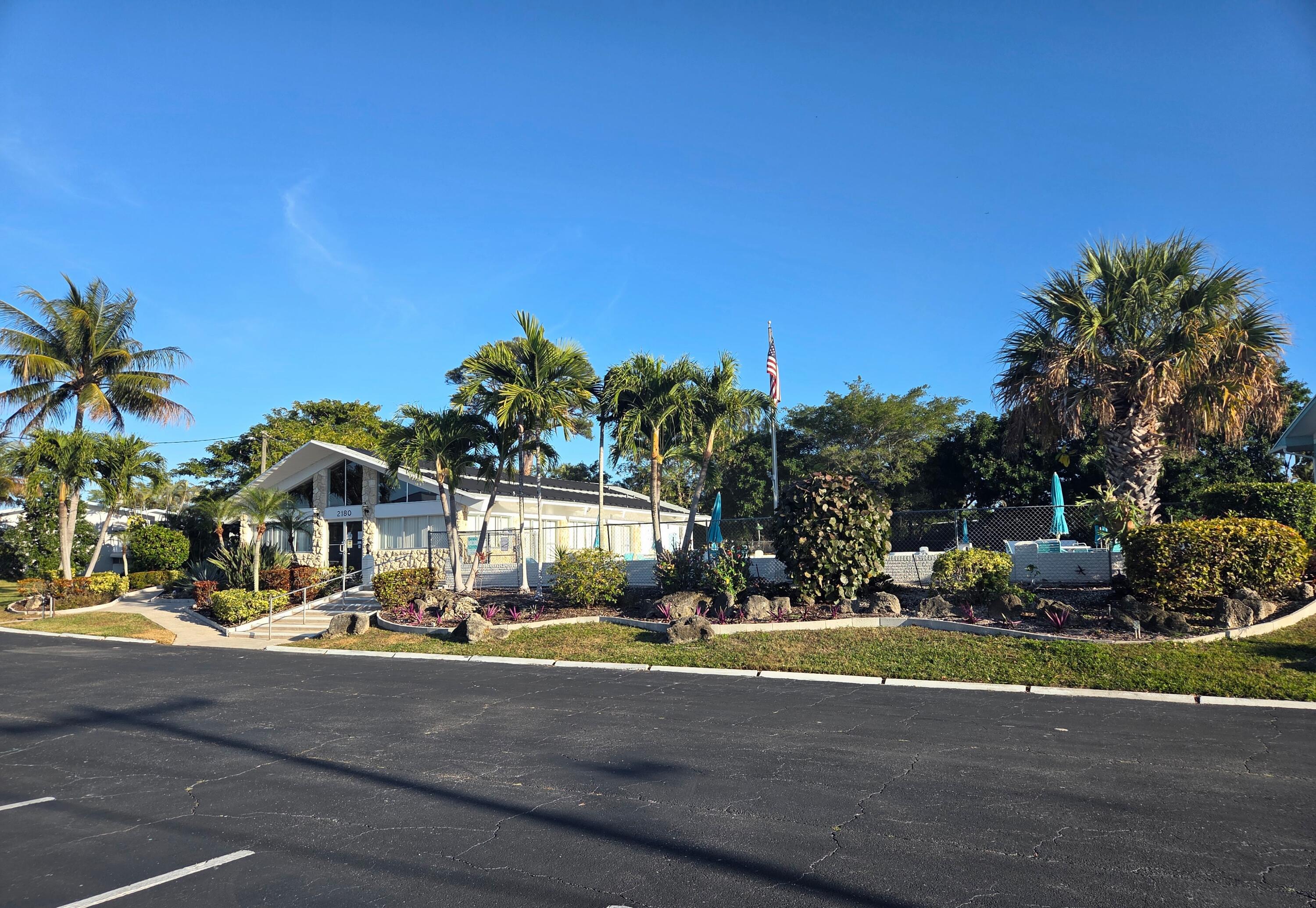 LAKESIDE POINT APT 5 CONDO - Residential