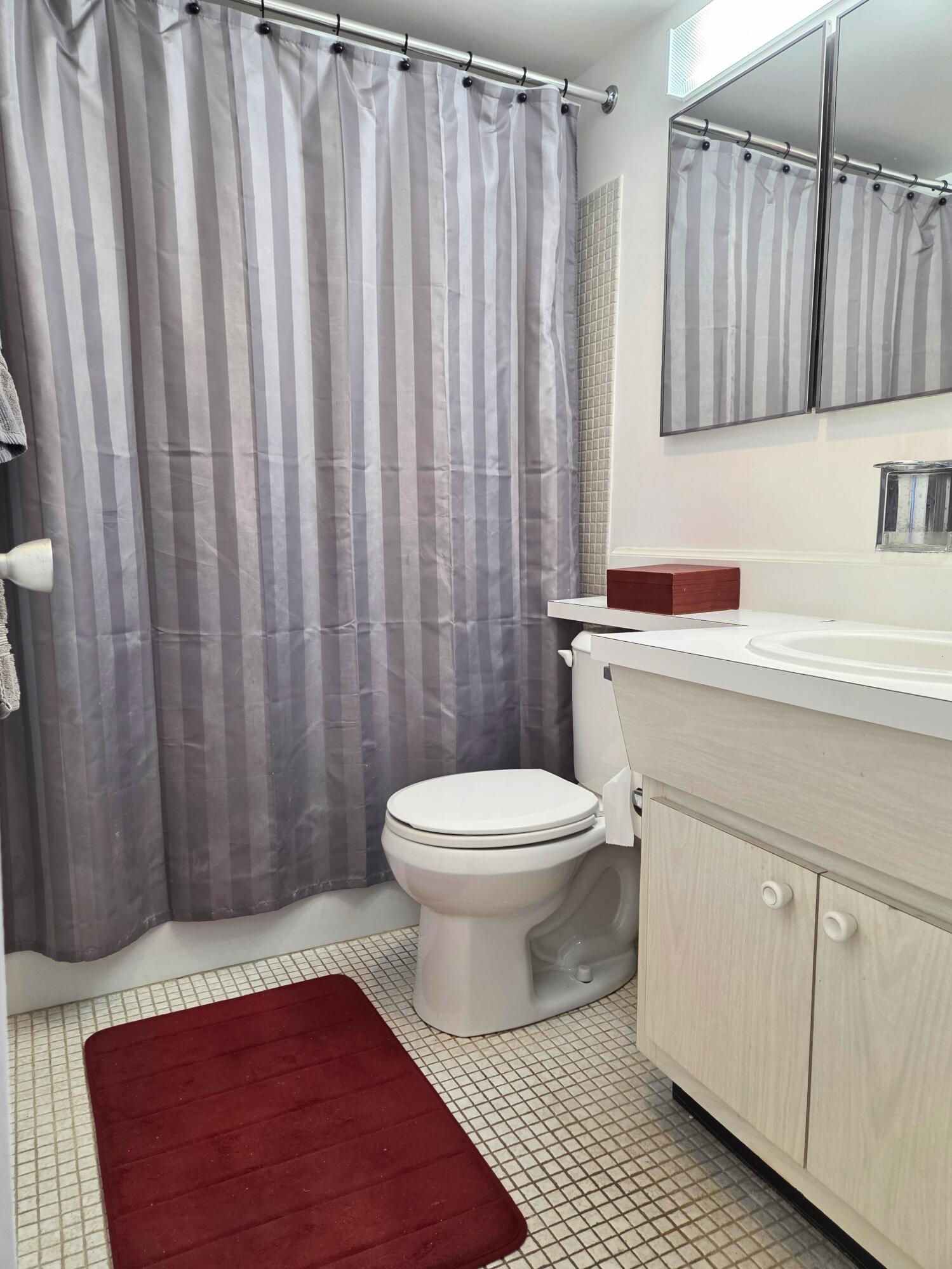 LAKESIDE POINT APT 5 CONDO - Residential