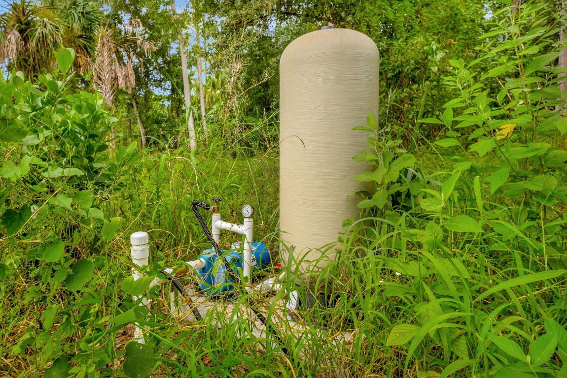 LOXAHATCHEE GROVES - Land