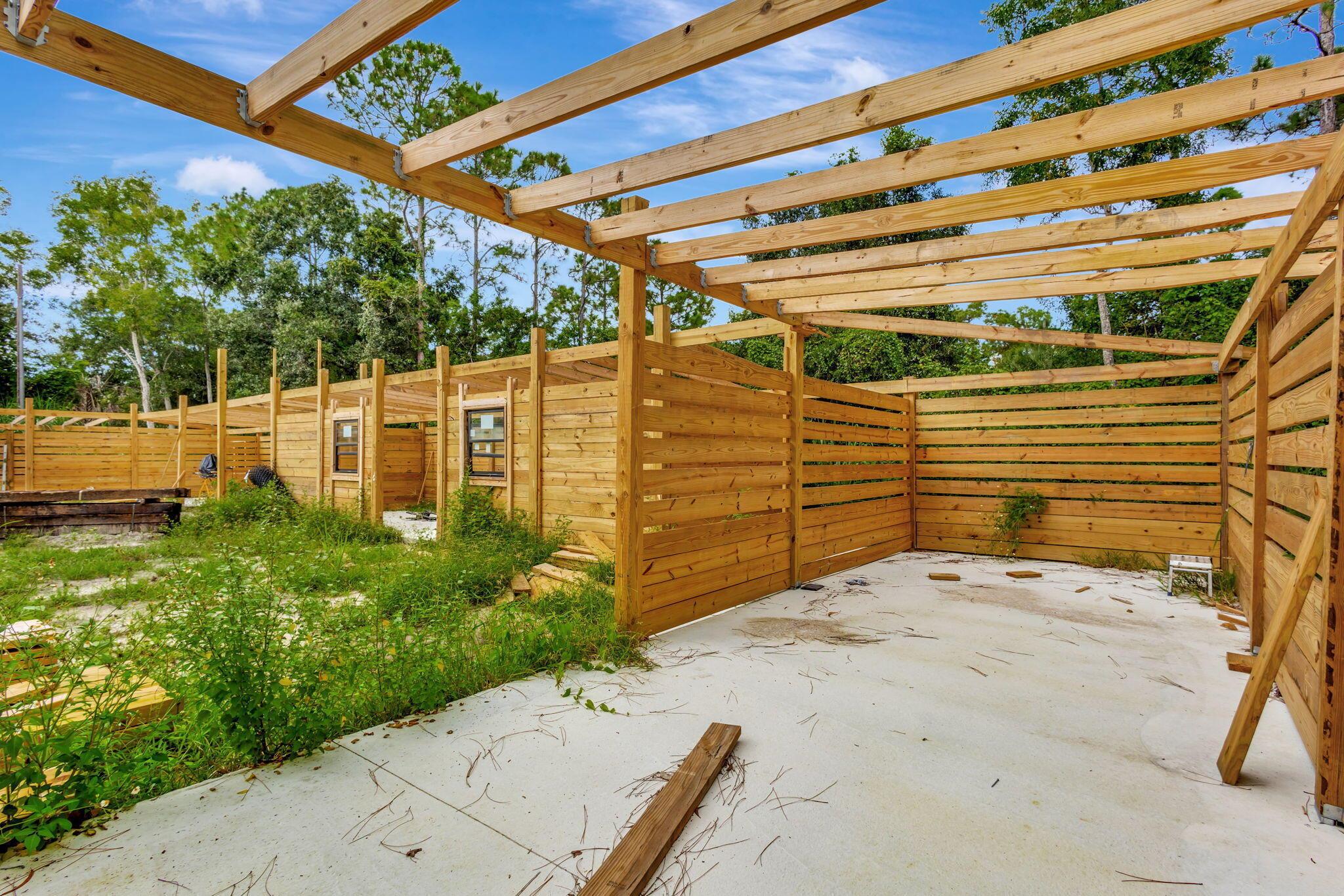 LOXAHATCHEE GROVES - Land