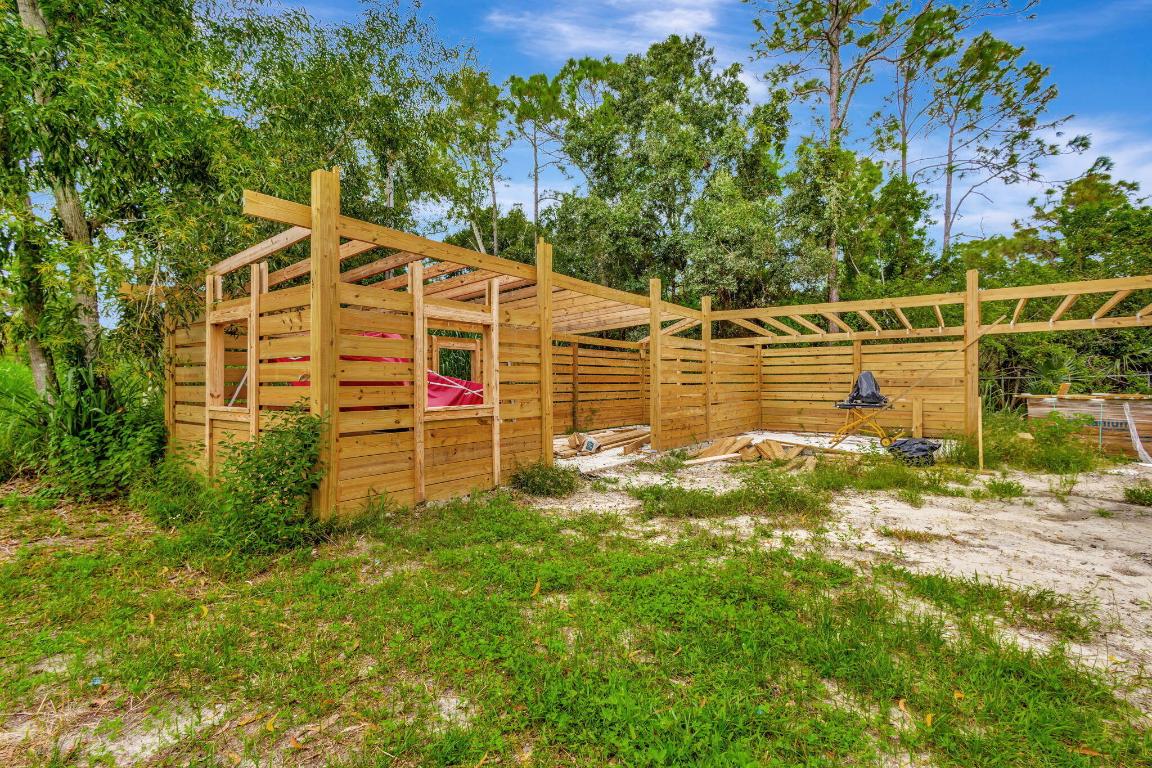 LOXAHATCHEE GROVES - Land