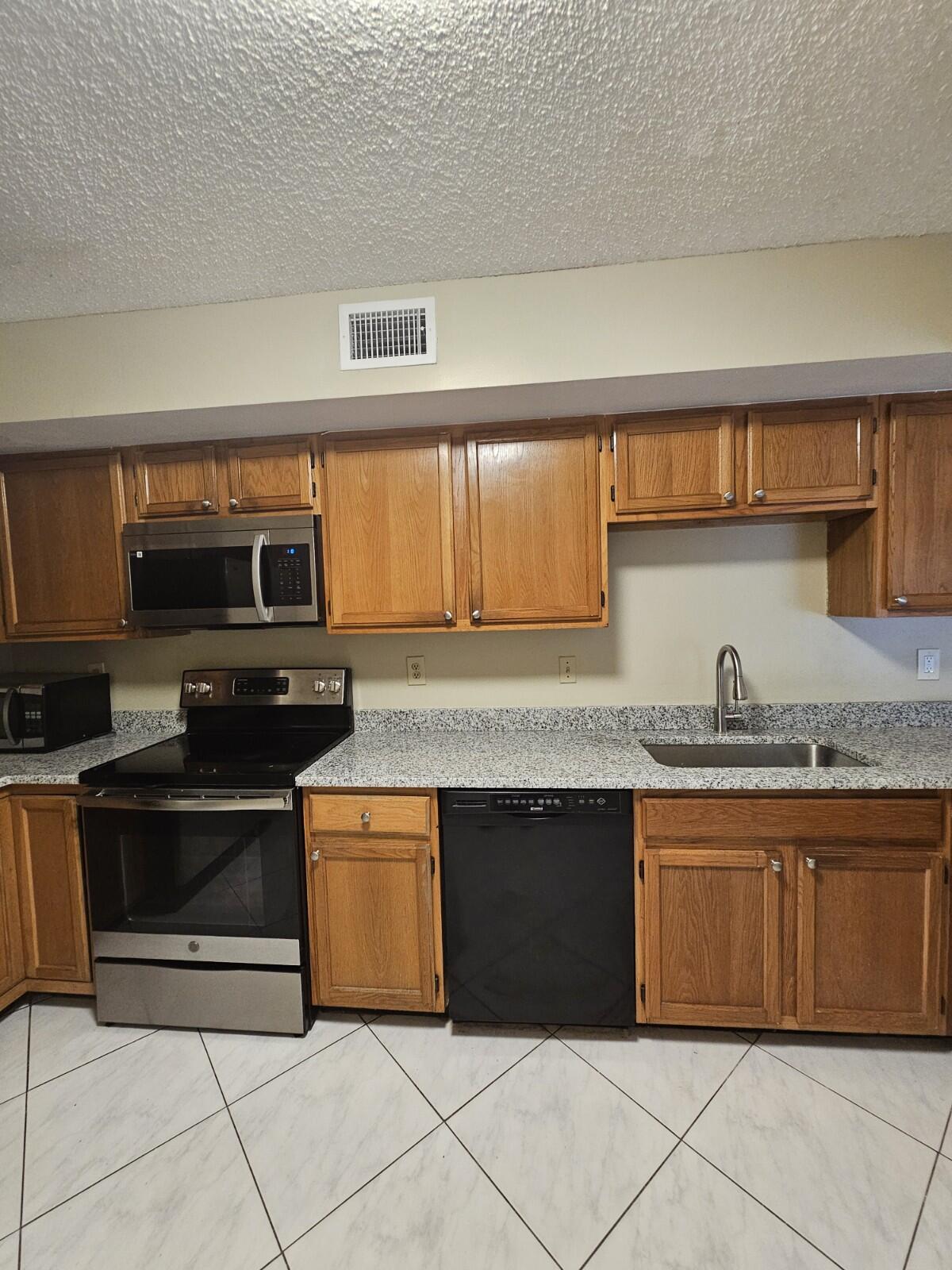 LAKE WINDWOOD CONDO - Residential Lease