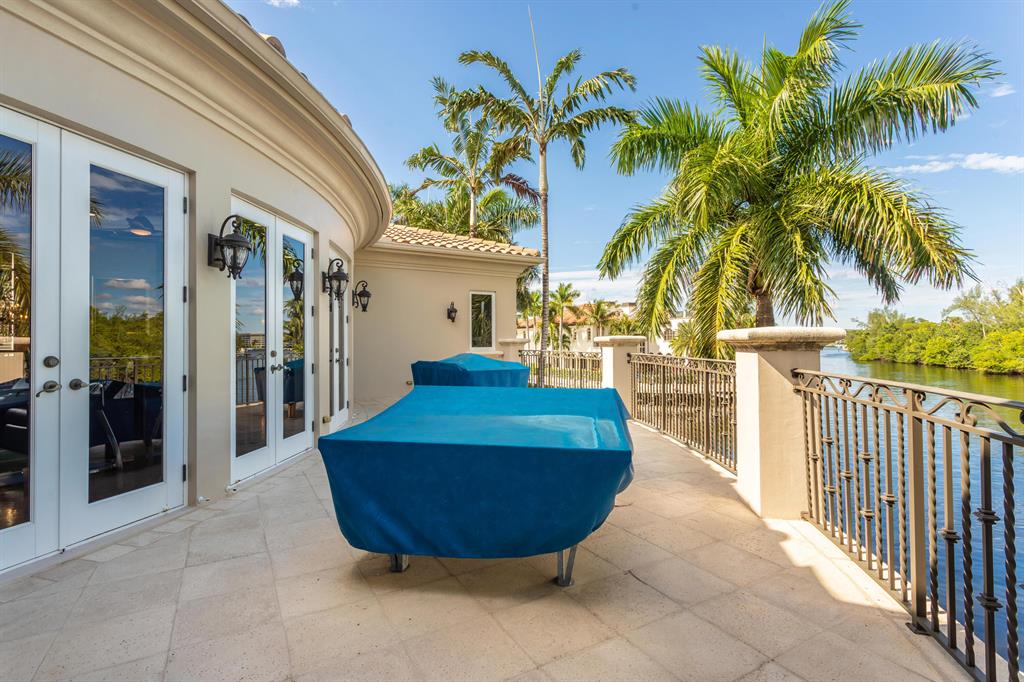 LITTLE HARBOR ON THE HILLSBORO SEC 1 - Residential