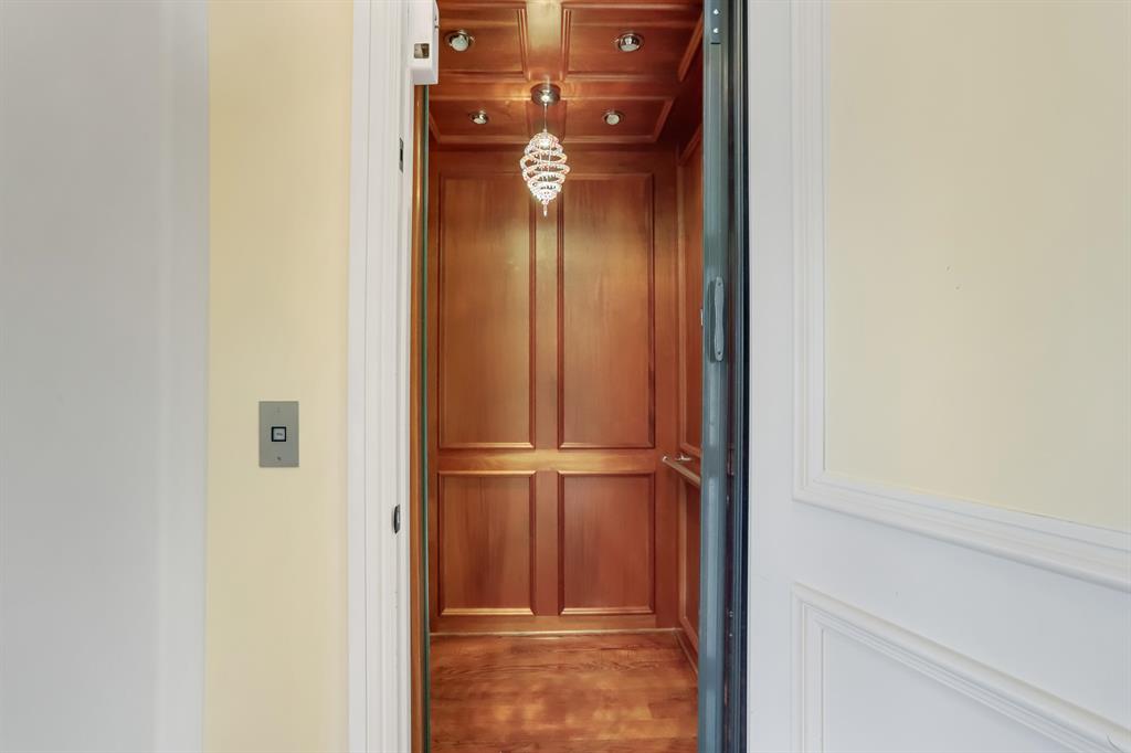 LITTLE HARBOR ON THE HILLSBORO SEC 1 - Residential