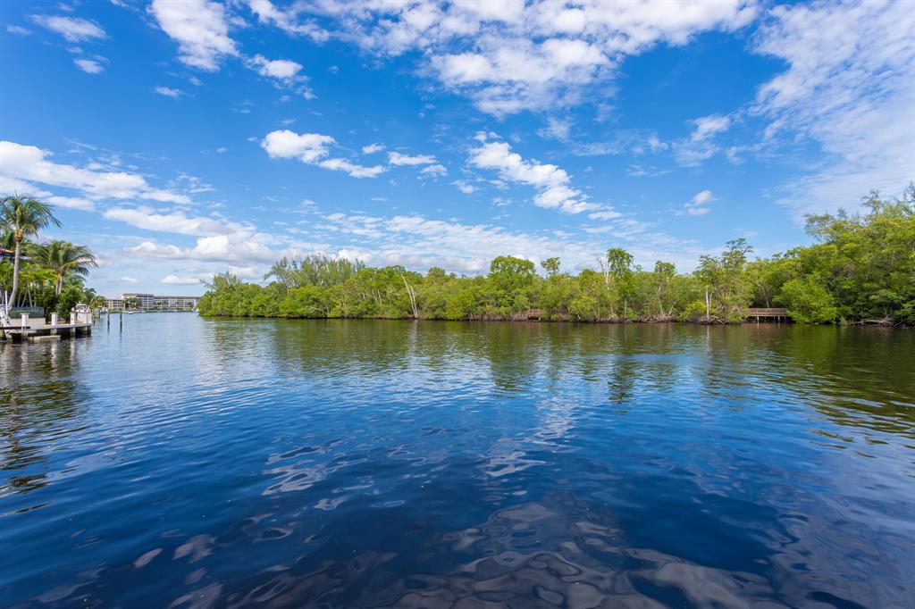 LITTLE HARBOR ON THE HILLSBORO SEC 1 - Residential