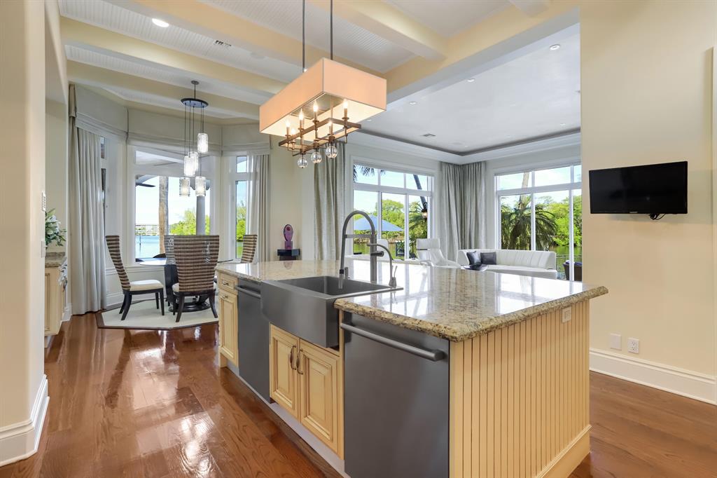 LITTLE HARBOR ON THE HILLSBORO SEC 1 - Residential