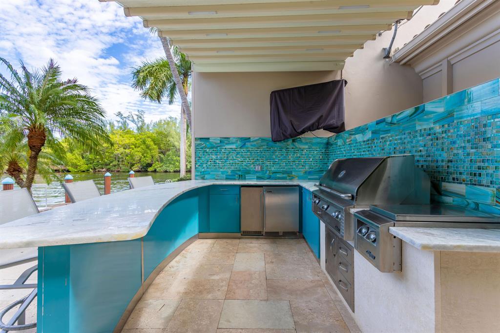 LITTLE HARBOR ON THE HILLSBORO SEC 1 - Residential