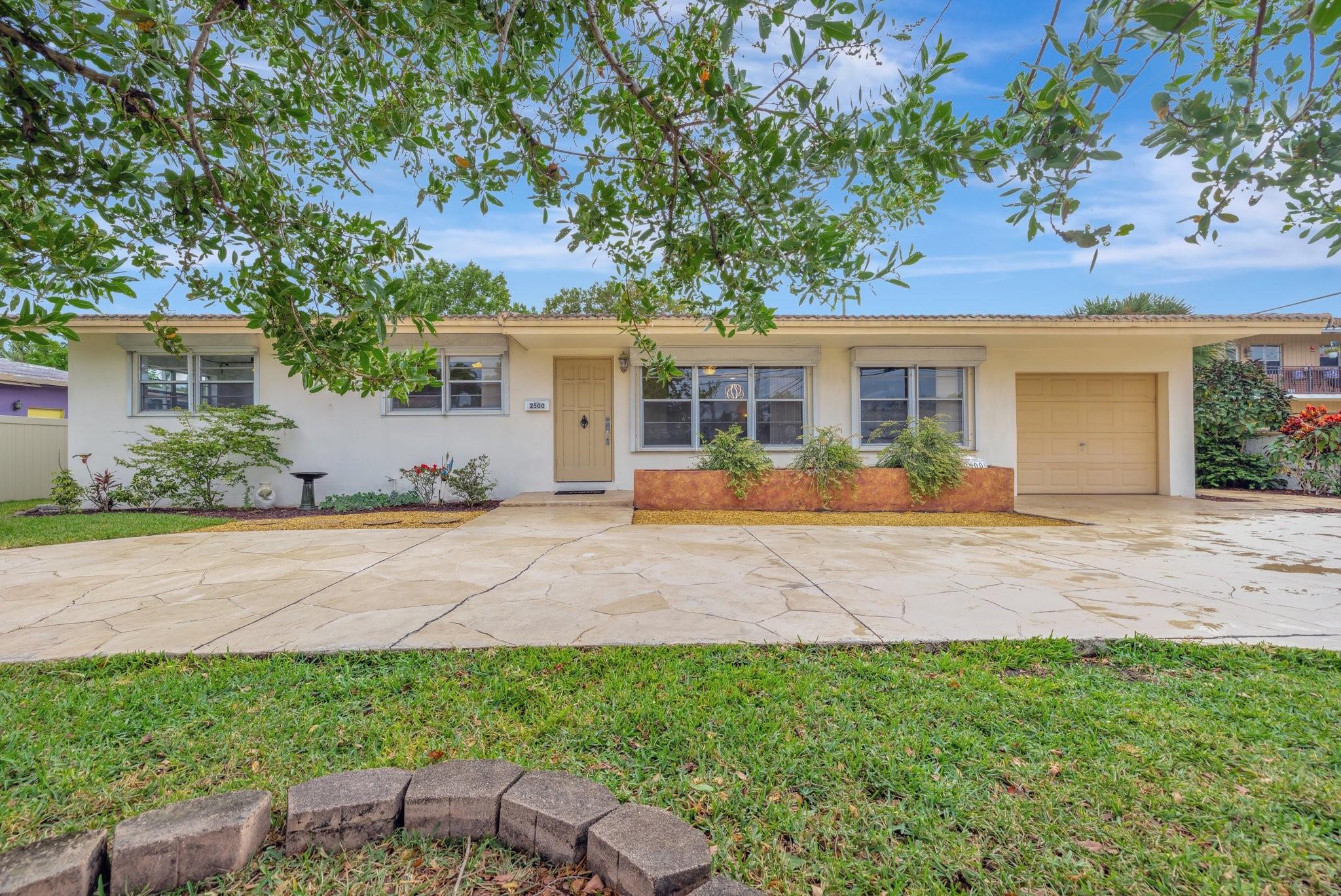 2500 NE 22nd Ct