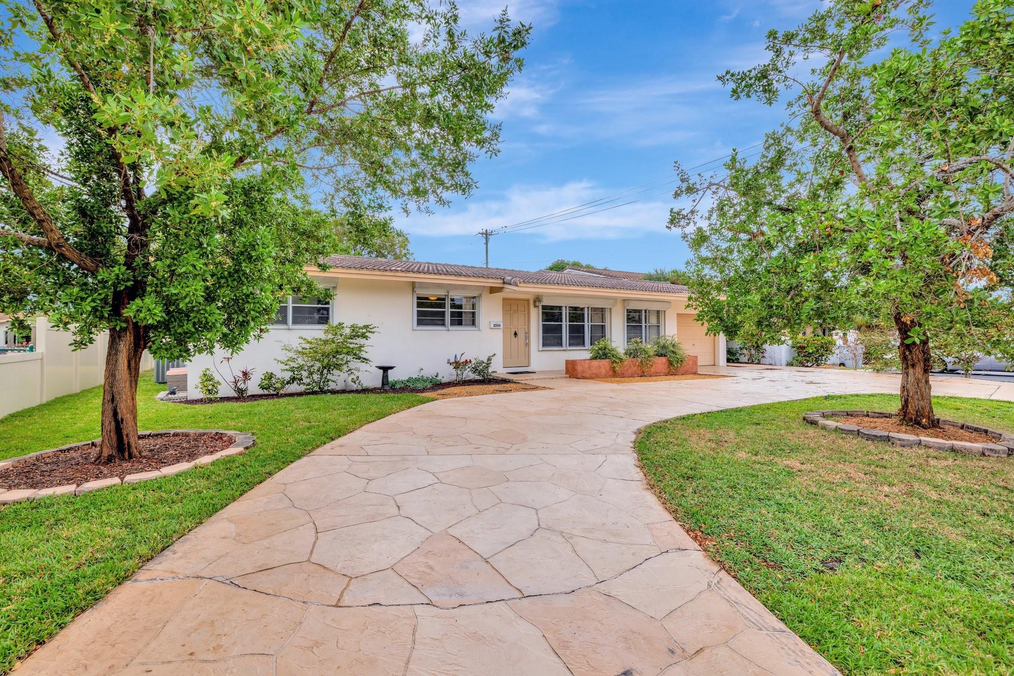 2500 NE 22nd Ct