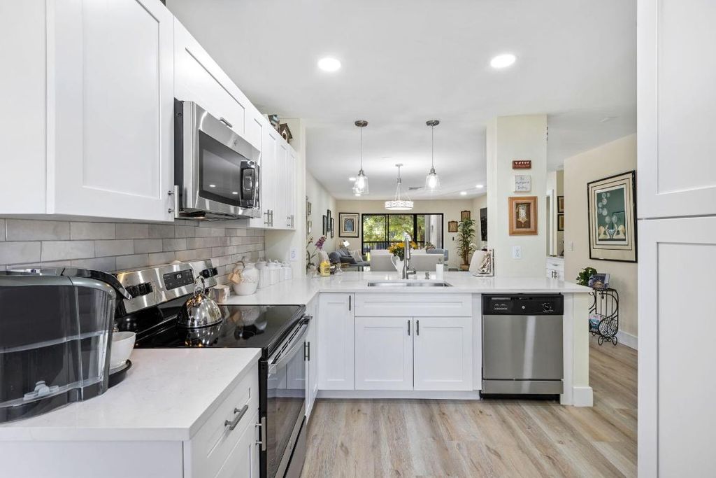 Photo of 42 Stratford Lane W #F, Boynton Beach, FL 33436 (MLS # R10968870)