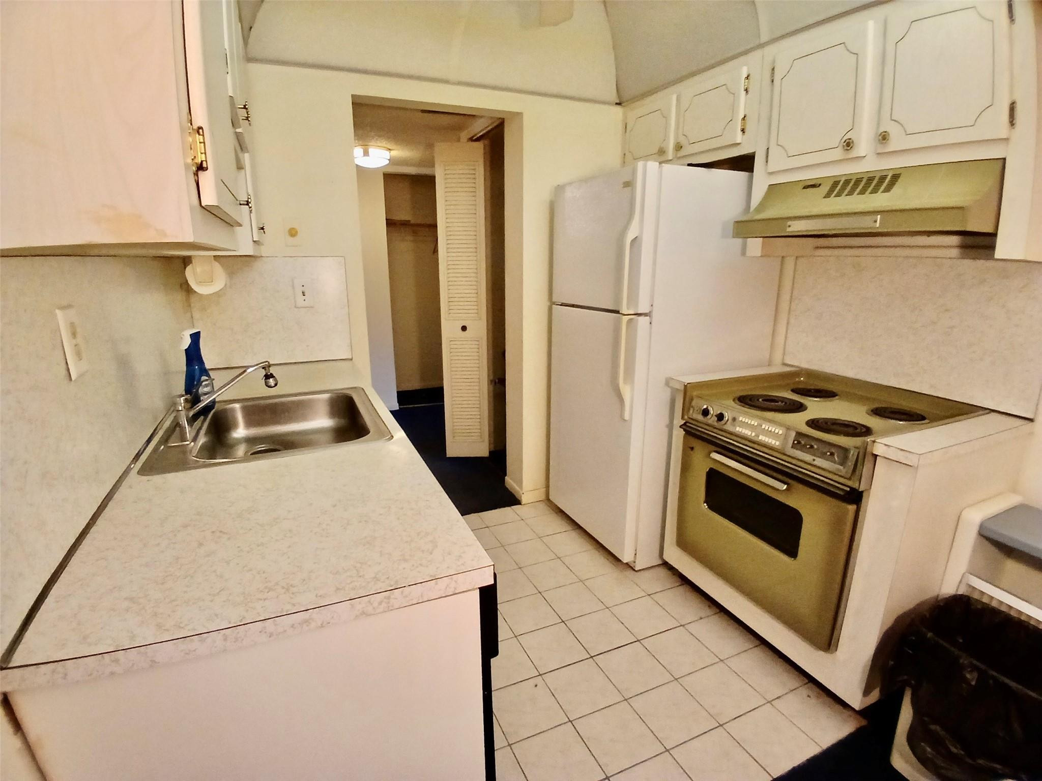 SABAL PALM VILLAGE CONDO - Residential