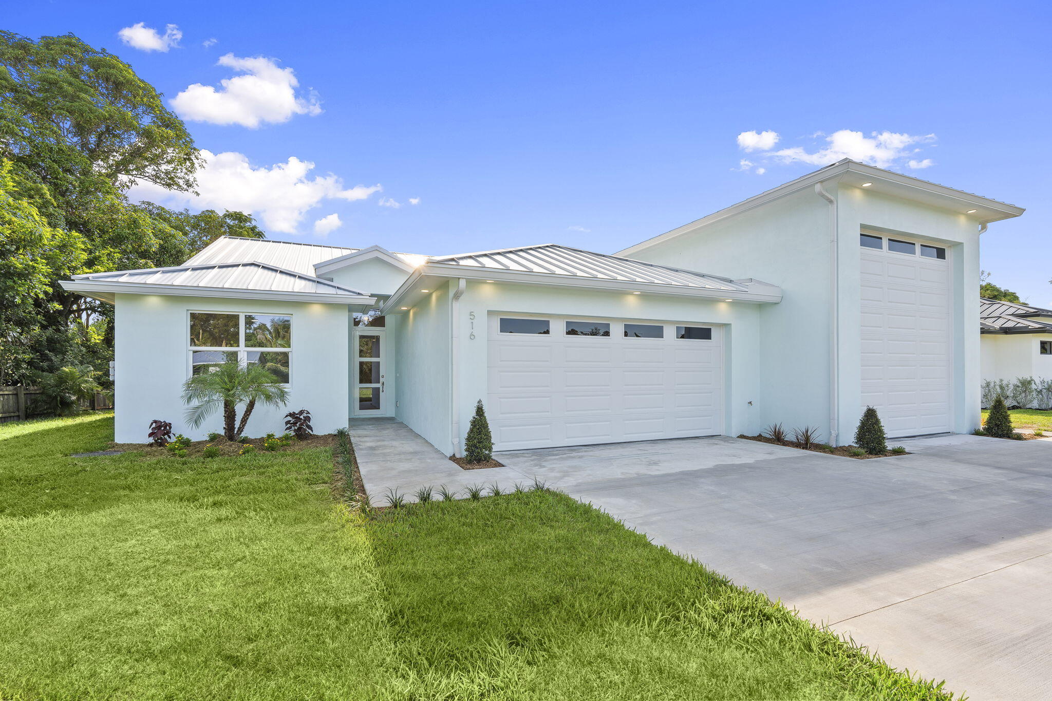 516 SE Alamanda Way