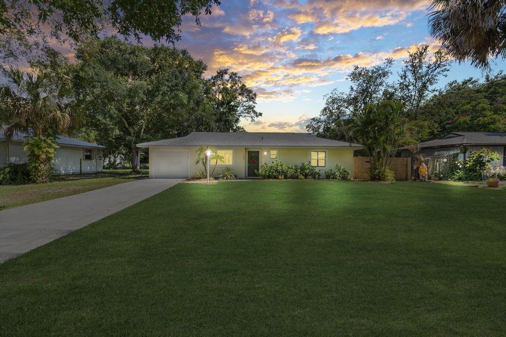 Photo of 7907 Lakeside Way, Fort Pierce, FL 34951 (MLS # R11111708)