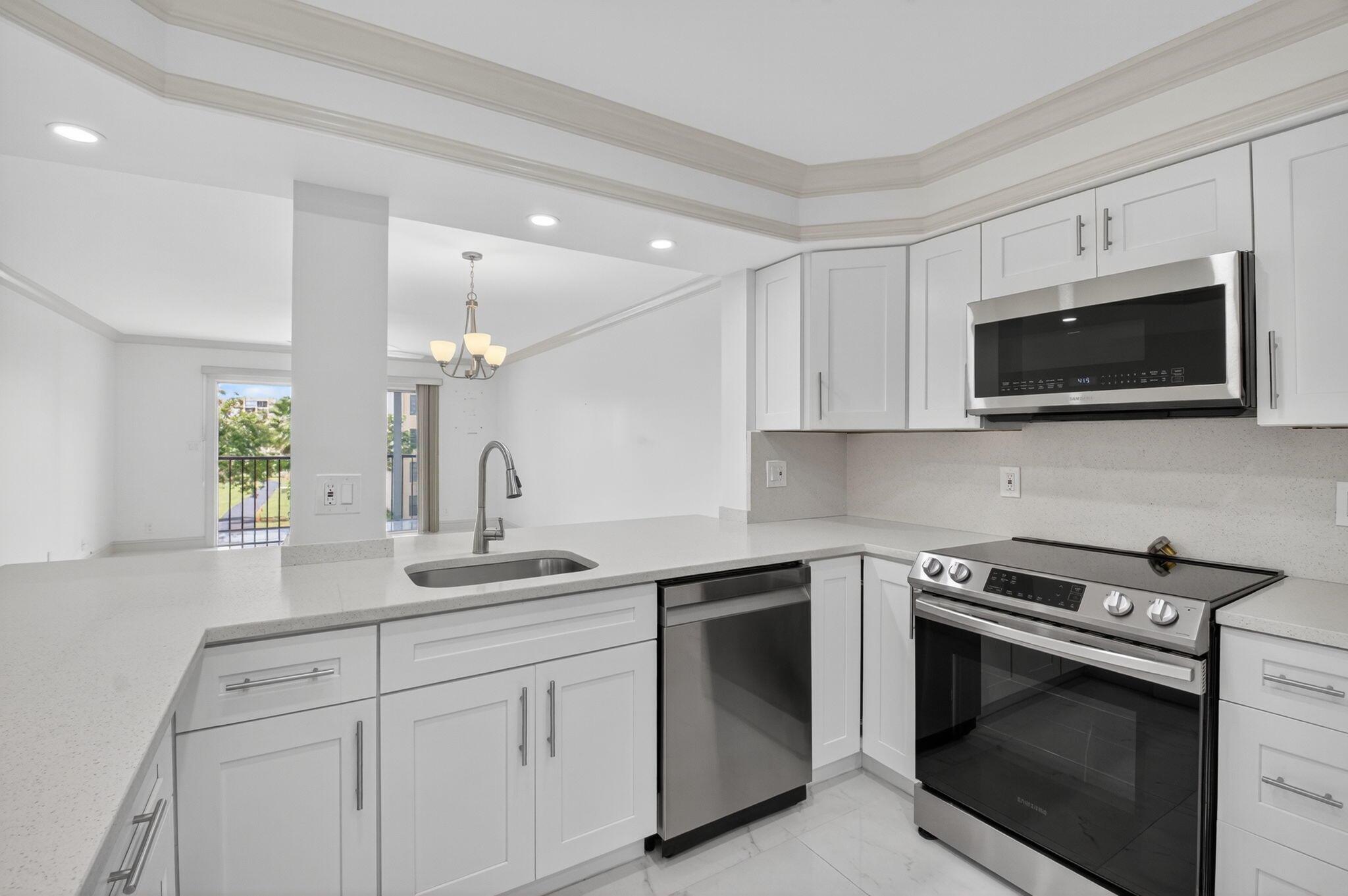 HUNTINGTON LAKES SEC ONE - Residential