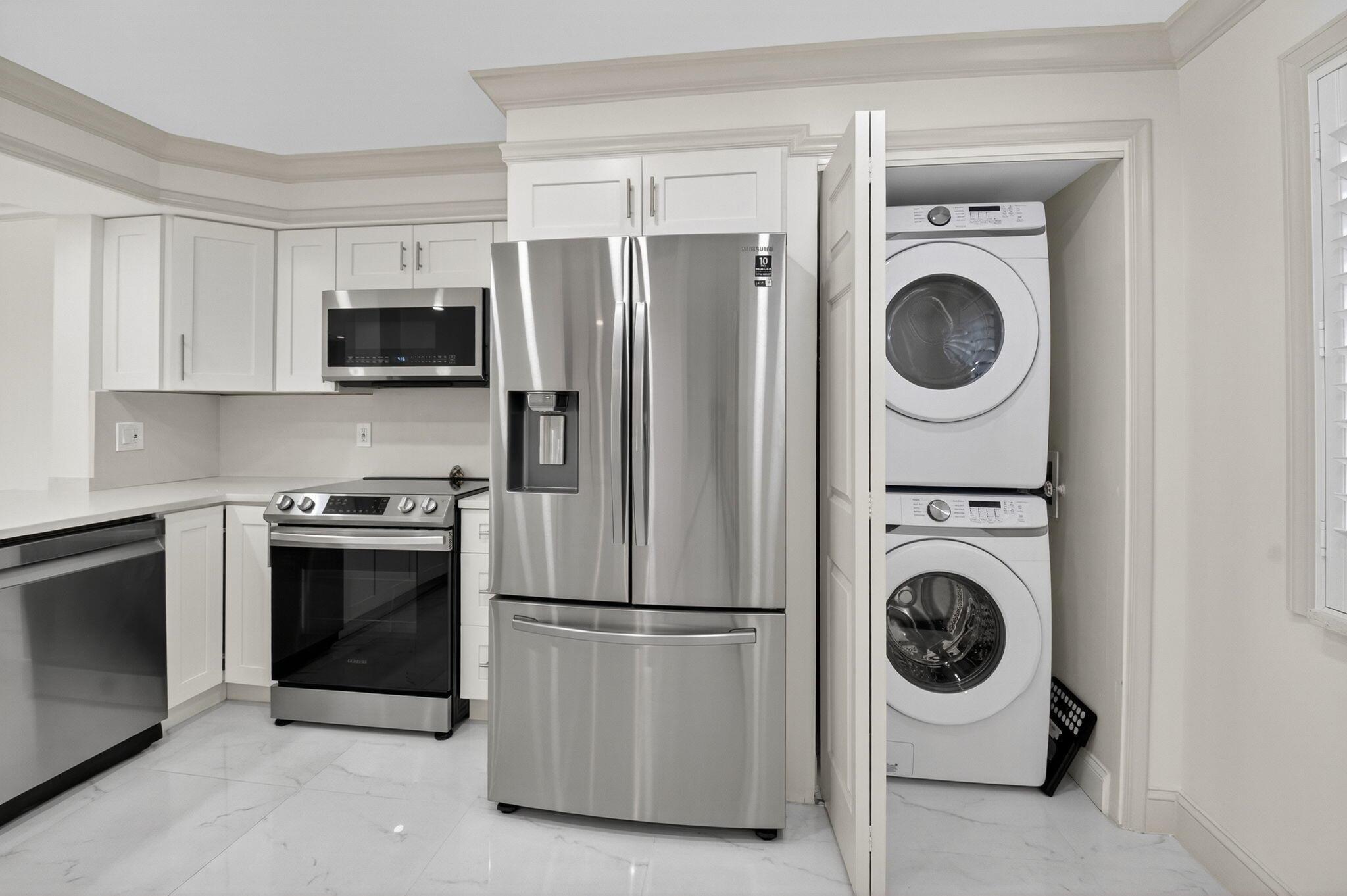 HUNTINGTON LAKES SEC ONE - Residential