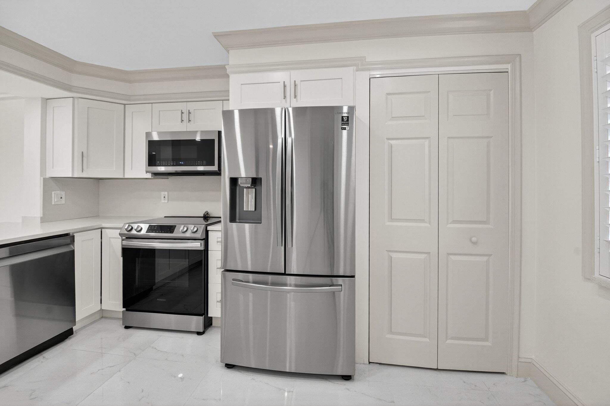 HUNTINGTON LAKES SEC ONE - Residential