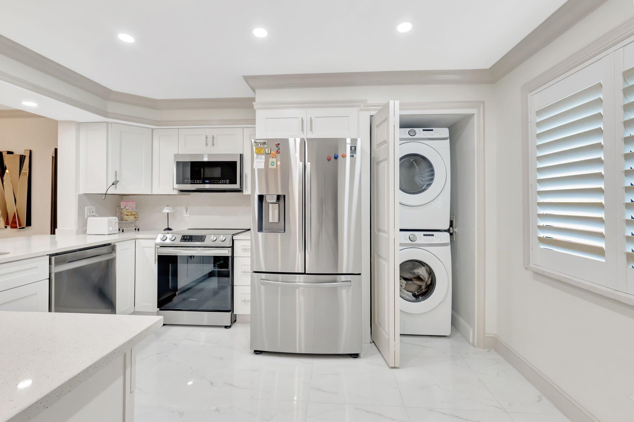 HUNTINGTON LAKES SEC ONE - Residential