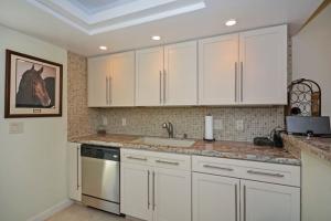 PARKVIEW MANOR CONDO - Residential Lease