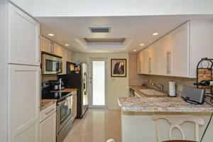 PARKVIEW MANOR CONDO - Residential Lease