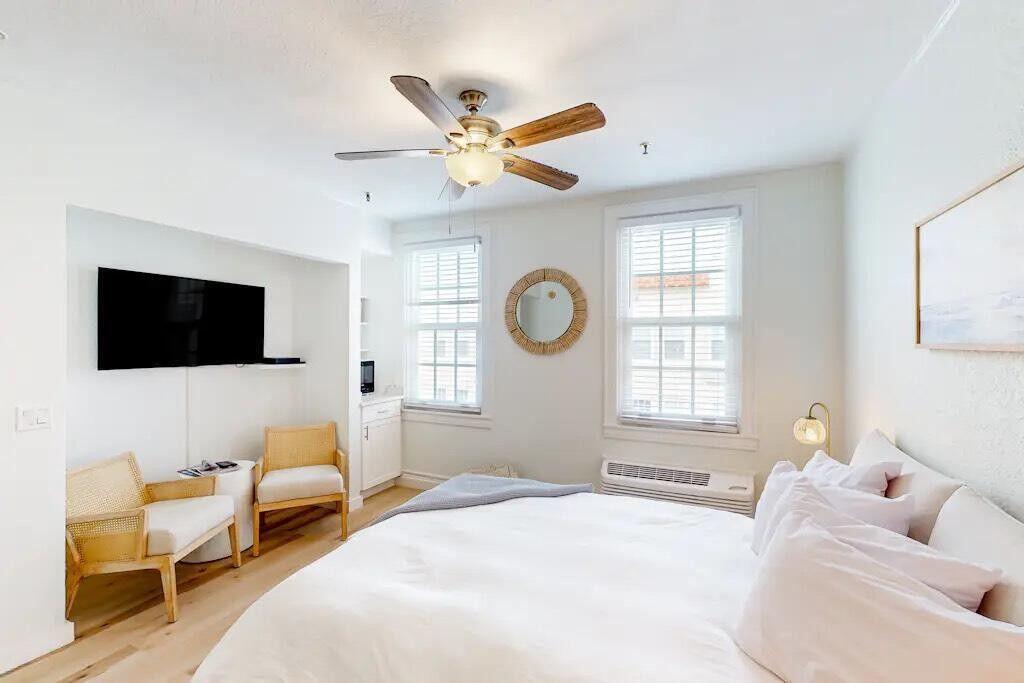 Photo of 235 Sunrise Avenue #3215, Palm Beach, FL 33480 (MLS # B26073707)