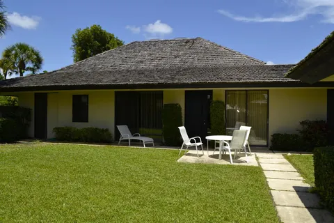 11876 Pebblewood Drive, Wellington, FL MLS: R11082060