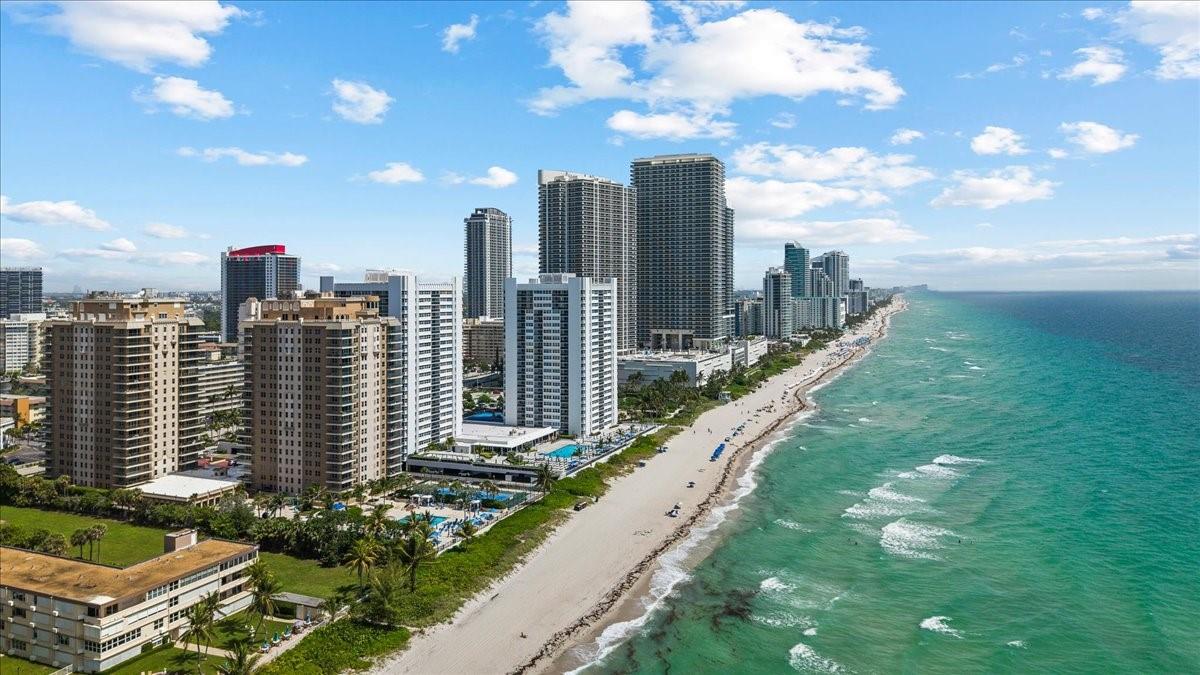 LA MER ESTATES EAST CONDO - Residential Lease