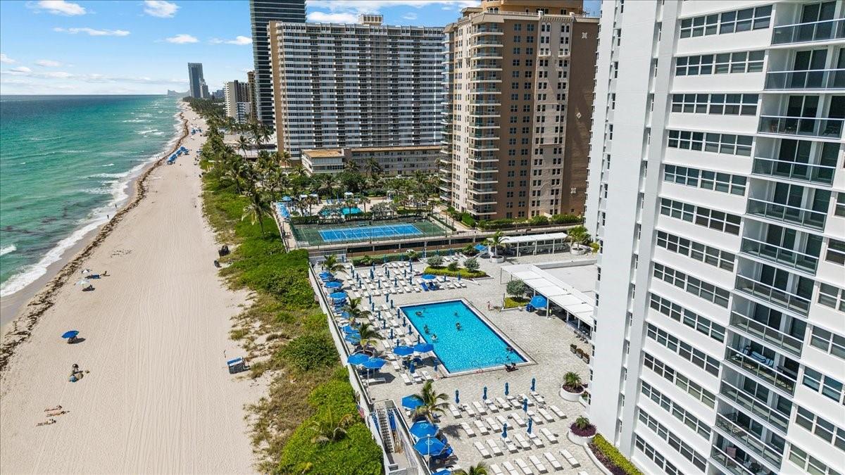 LA MER ESTATES EAST CONDO - Residential Lease