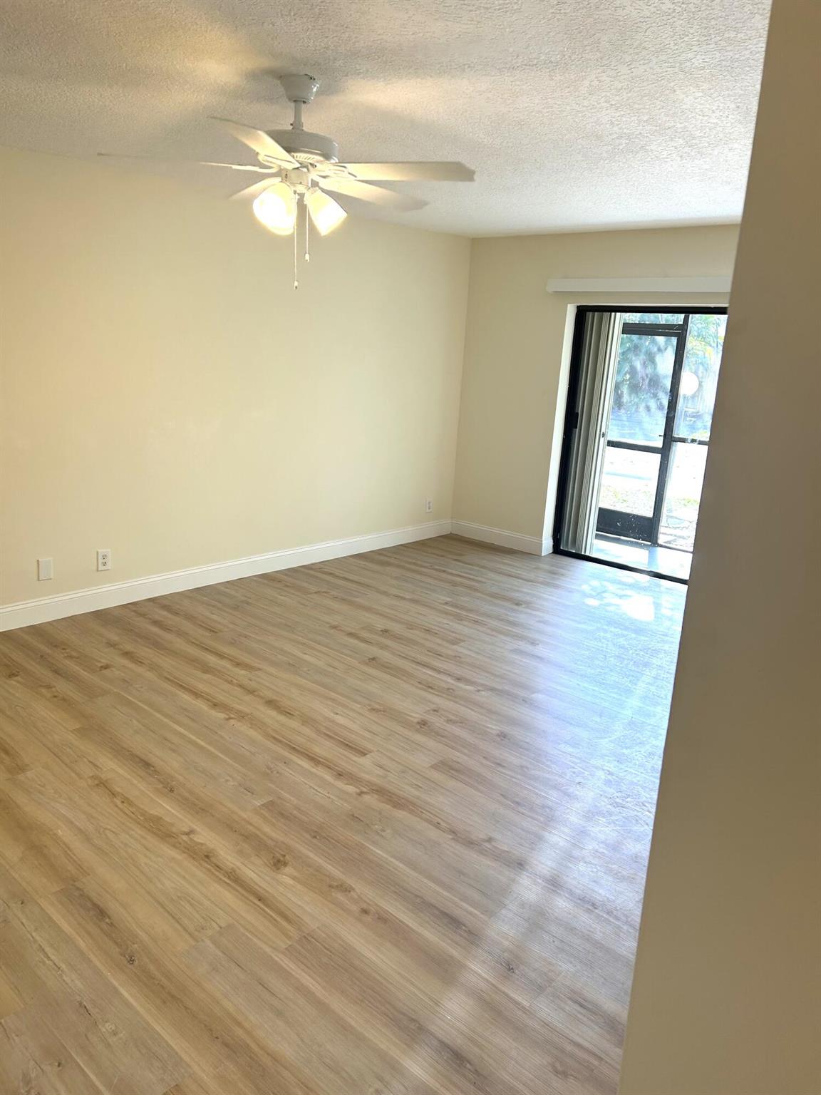 150 Pineview Road L3, Jupiter, FL, 33469/$219,000 1 150 Pineview Road L3