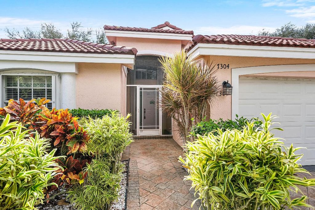 Photo of 7304 Modena Drive, Boynton Beach, FL 33437 (MLS # R11153574)