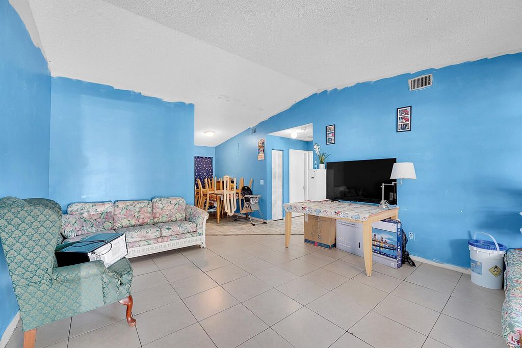 Photo of 2918 SE Amherst Street, Stuart, FL 34997 (MLS # R11025152)