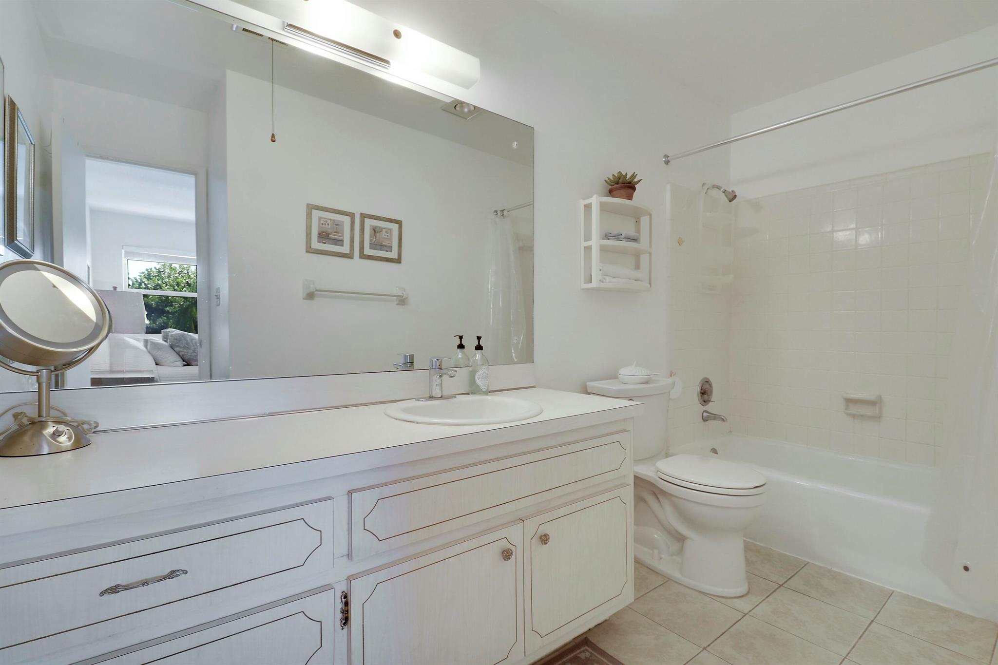 Lakeshore Lodge - Residential