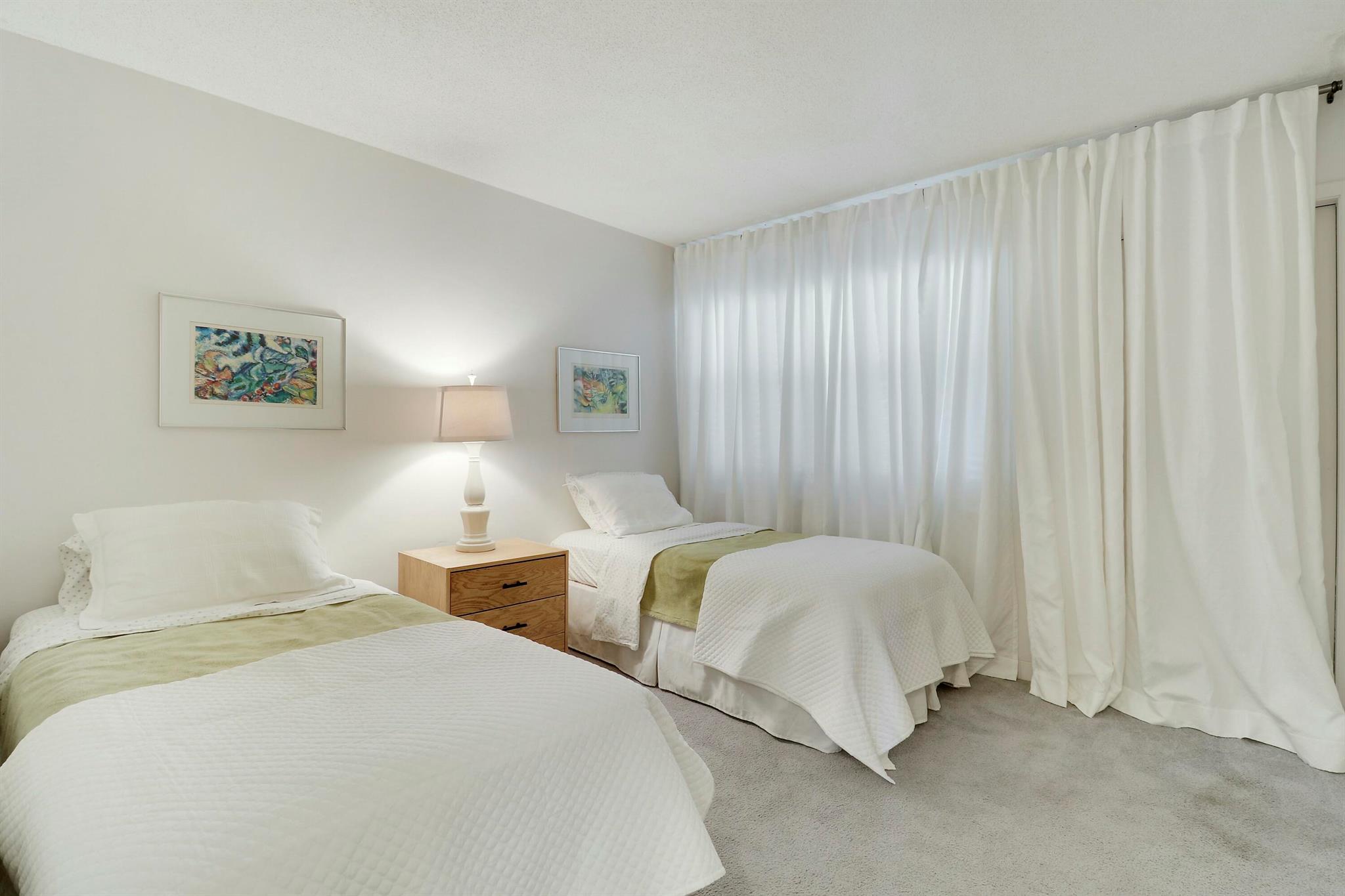 Lakeshore Lodge - Residential