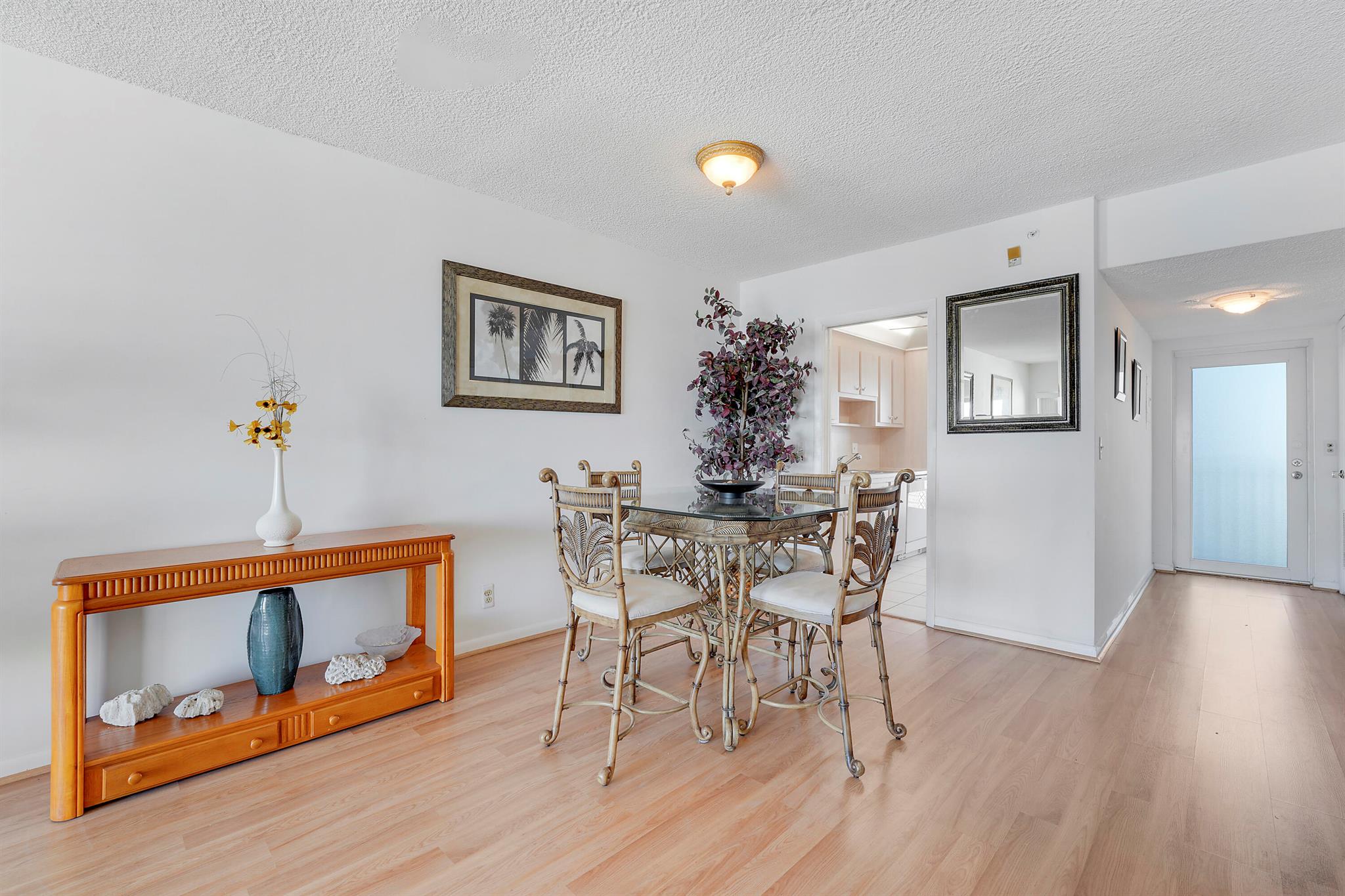 PENTHOUSE TOWERS CONDO - Residential Lease