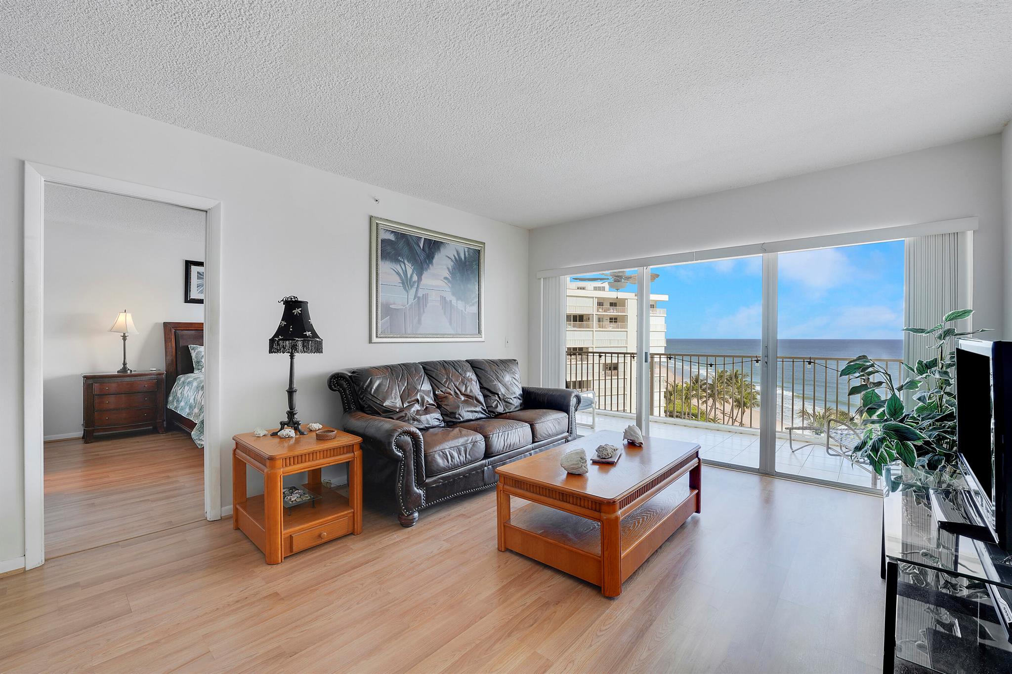 PENTHOUSE TOWERS CONDO - Residential Lease