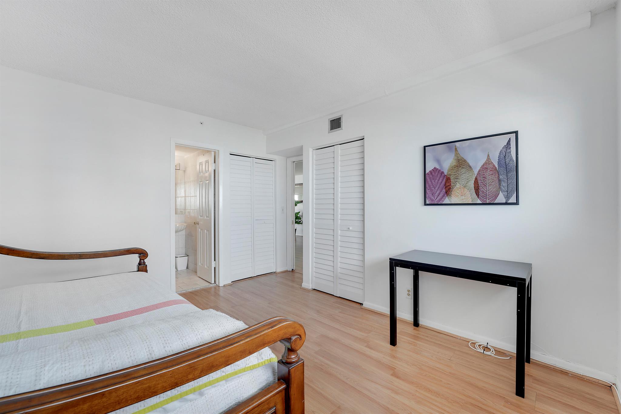 PENTHOUSE TOWERS CONDO - Residential Lease