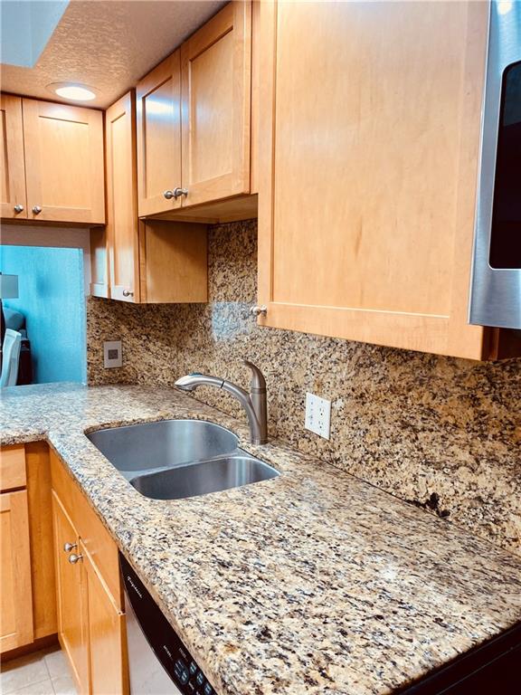 No 16 Palm-Aire Country C - Residential Lease