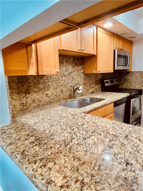 No 16 Palm-Aire Country C - Residential Lease