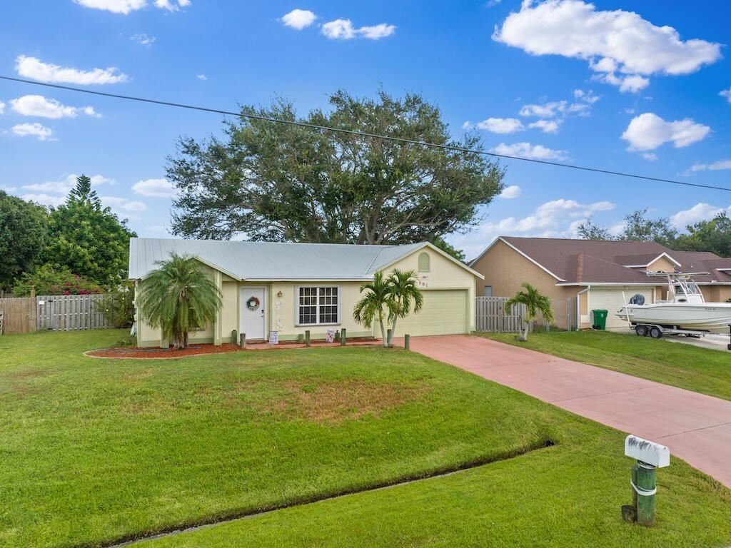 581 SW Dairy Road