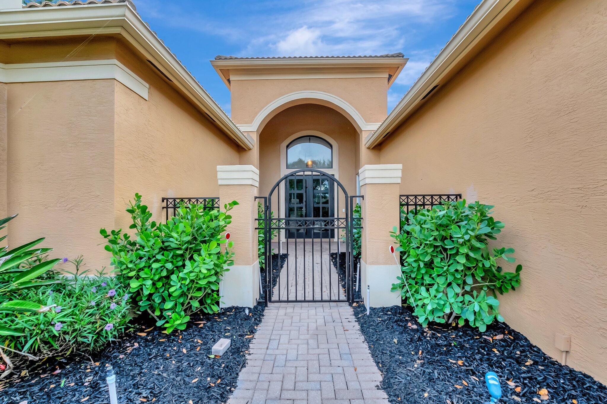 7136 Corning Circle