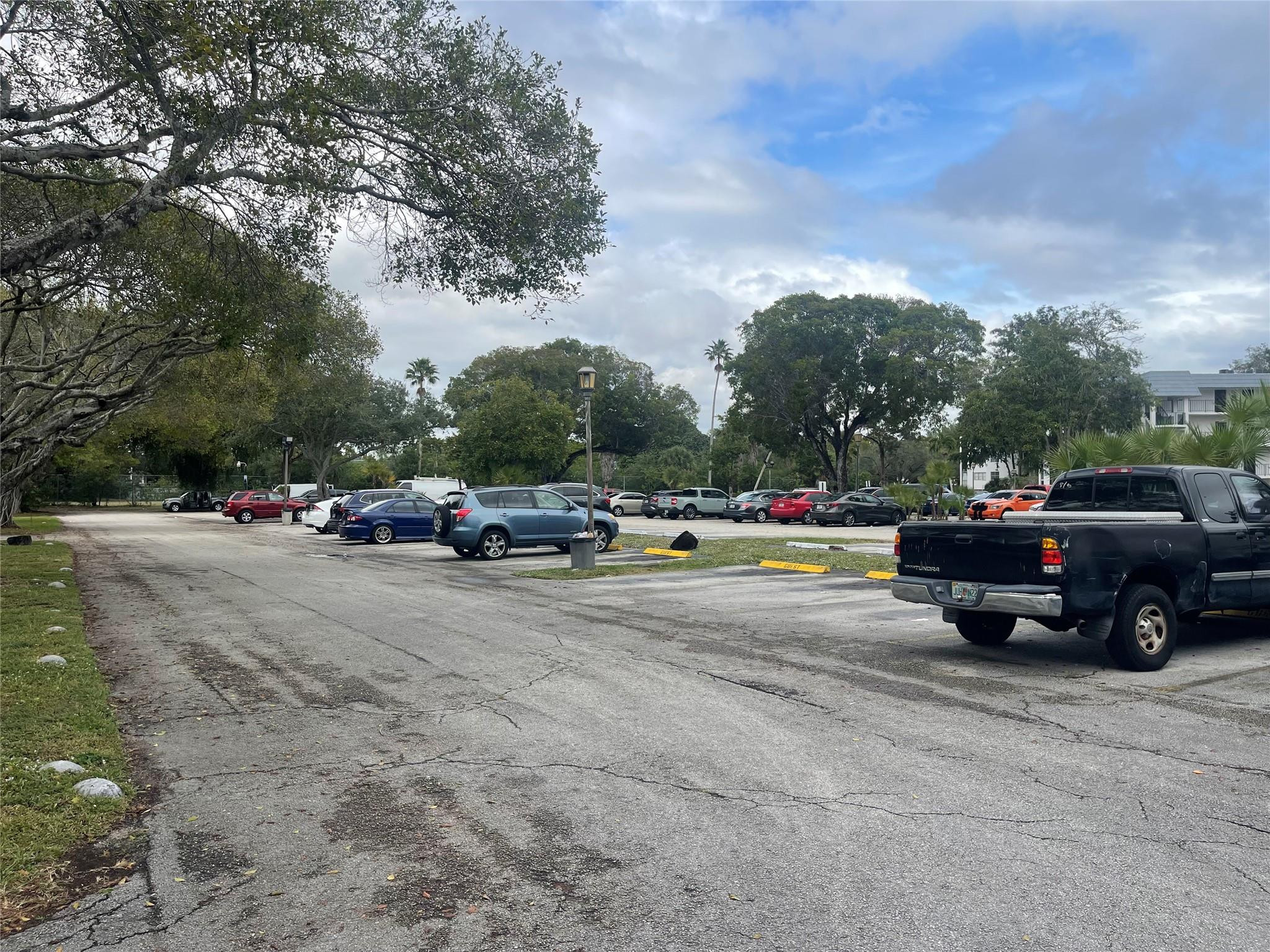 LAKES OF INVERRARY - Residential