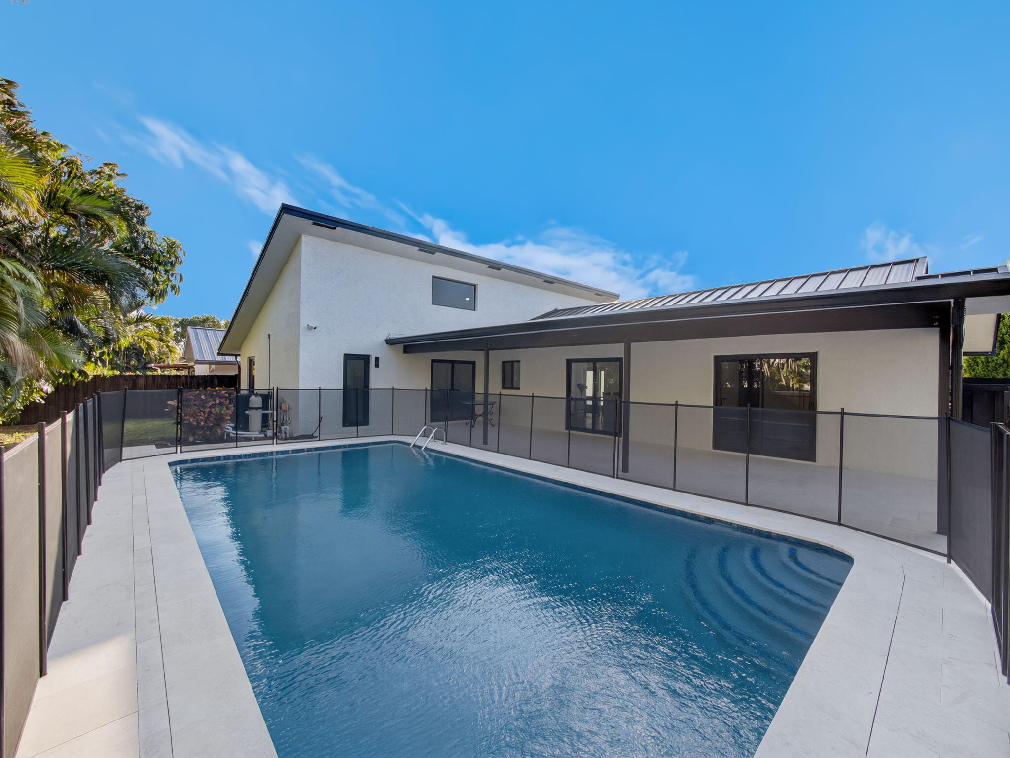 RIVERSIDE PINES - Residential Lease