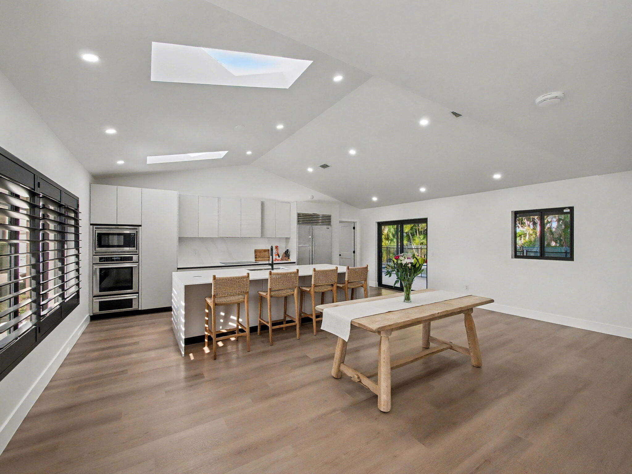 RIVERSIDE PINES - Residential Lease