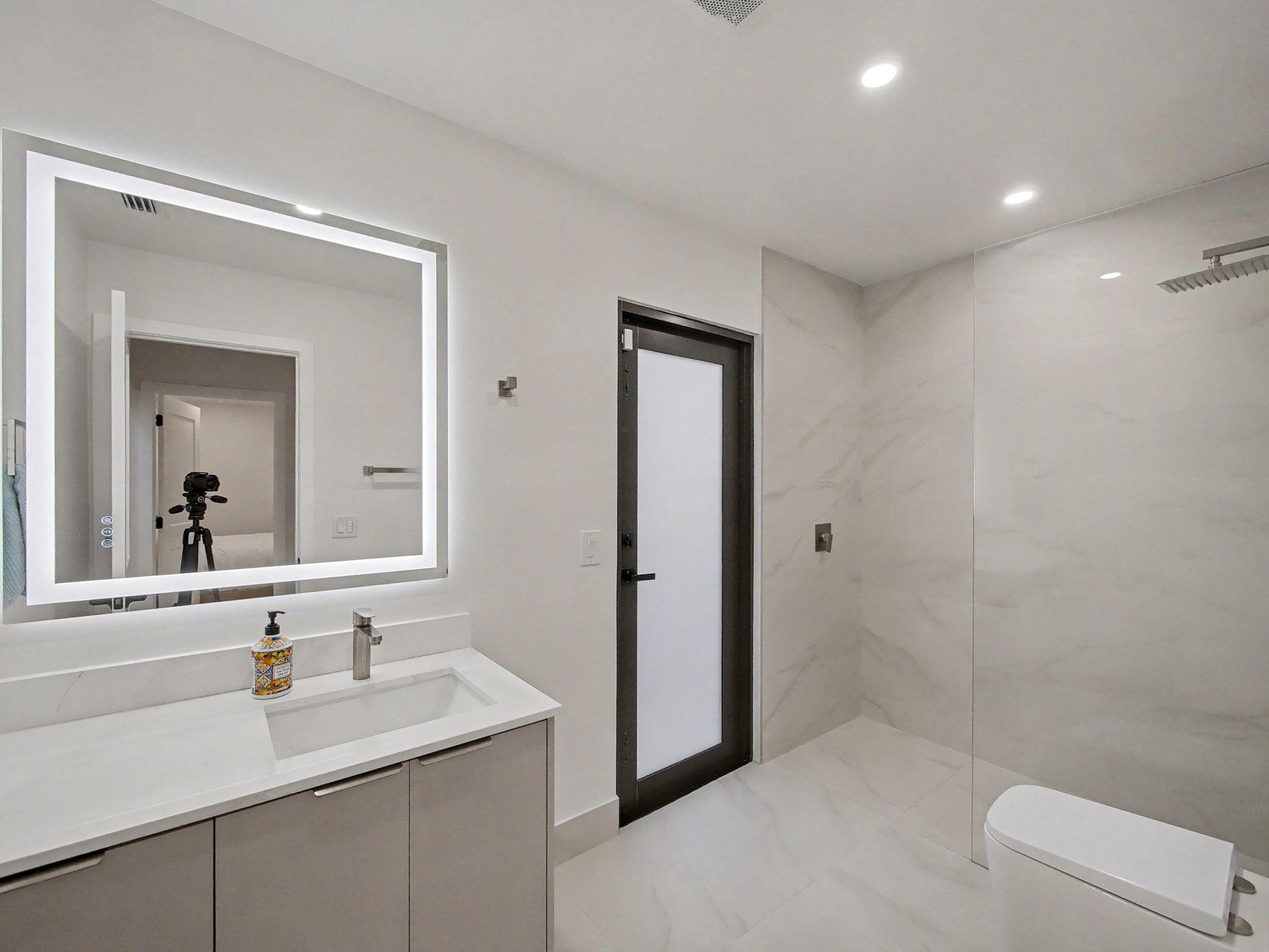 RIVERSIDE PINES - Residential Lease