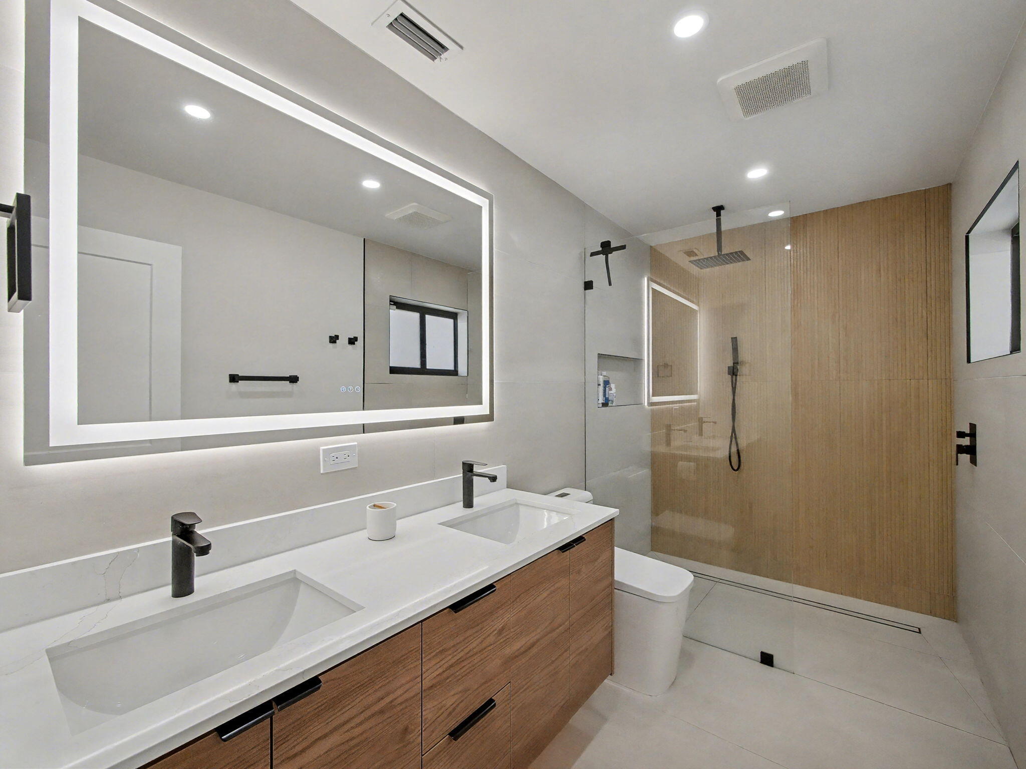 RIVERSIDE PINES - Residential Lease