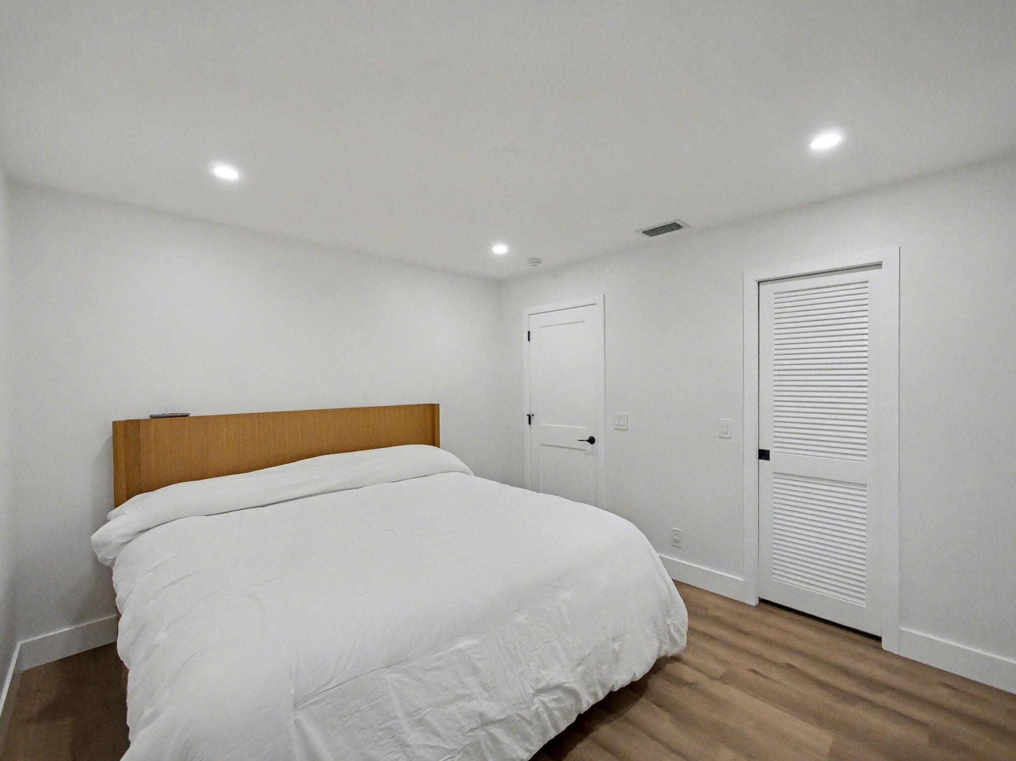 RIVERSIDE PINES - Residential Lease